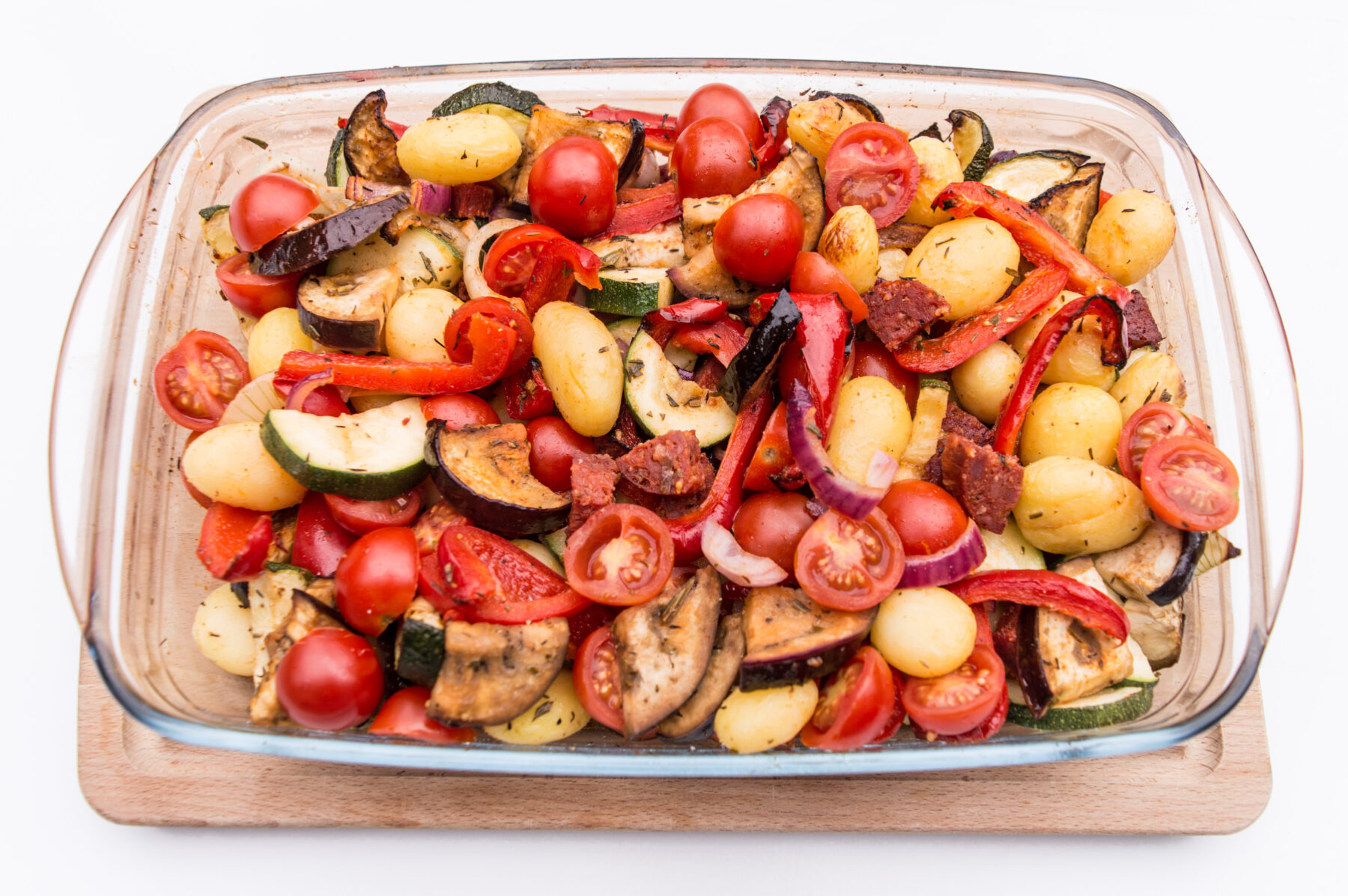 weekend afstuderen Norm Spaanse ovenschotel met chorizo, groenten en aardappeltjes - De Wereld op  je Bord